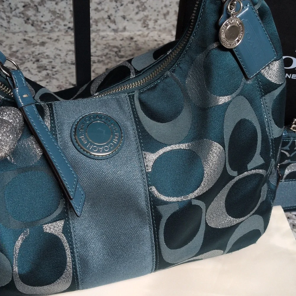 ✨ SOLD✨Coach SET Signature Jacquard Teal Metallic Stripe Hobo Wristlet Wallet - Picture 3 of 12